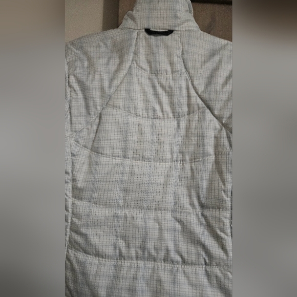 COLUMBIA Omni heat Powder lite full zip jacket. Blue/white plaid. Size Small - Picture 16 of 16